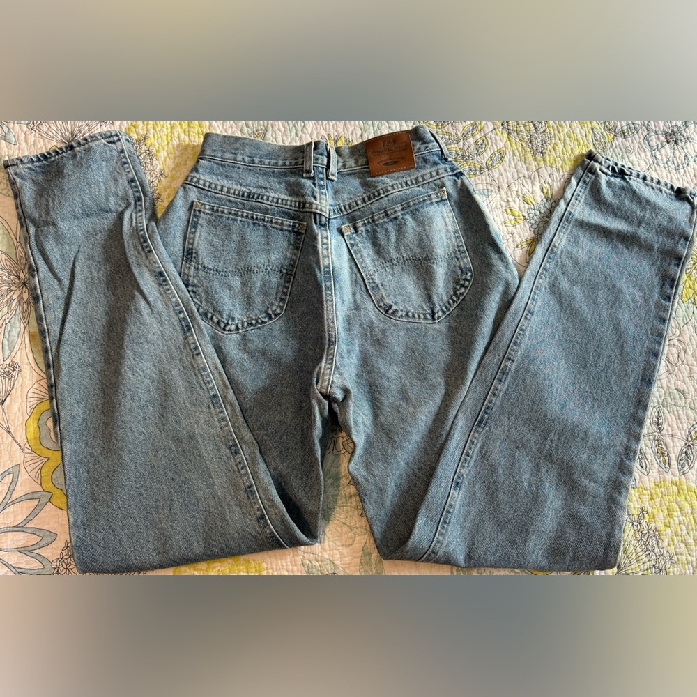 Lee 5-pocket high-rise denim blue jeans. NWOT